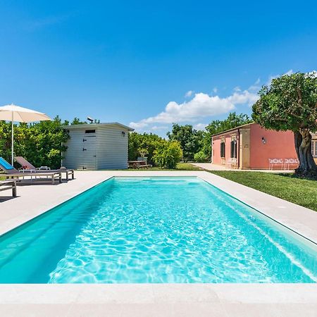 Gira Sole Villa Fontane Bianche Bagian luar foto