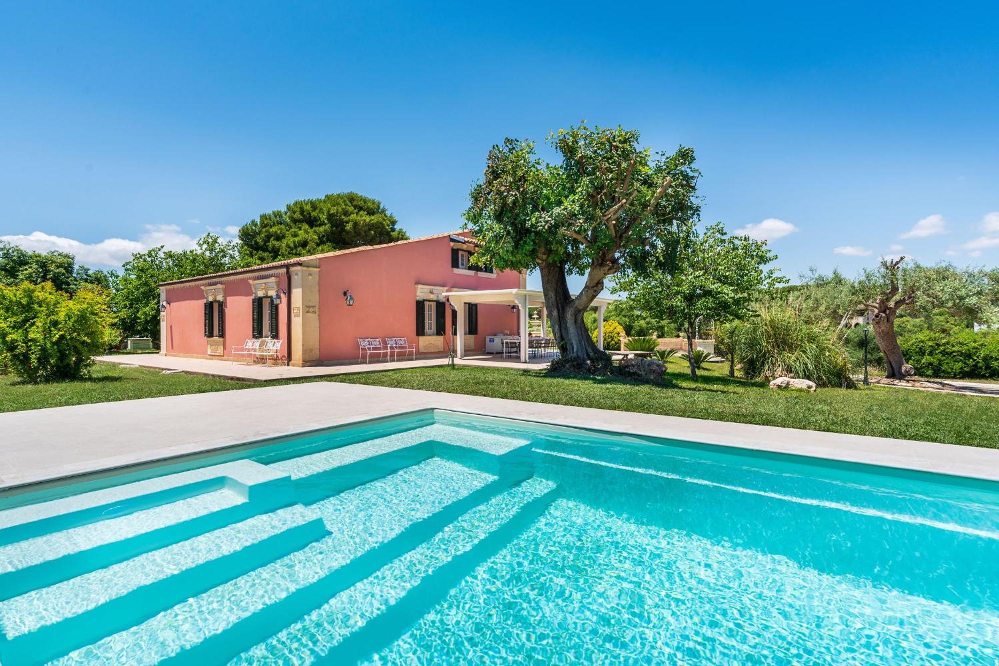 Gira Sole Villa Fontane Bianche Bagian luar foto