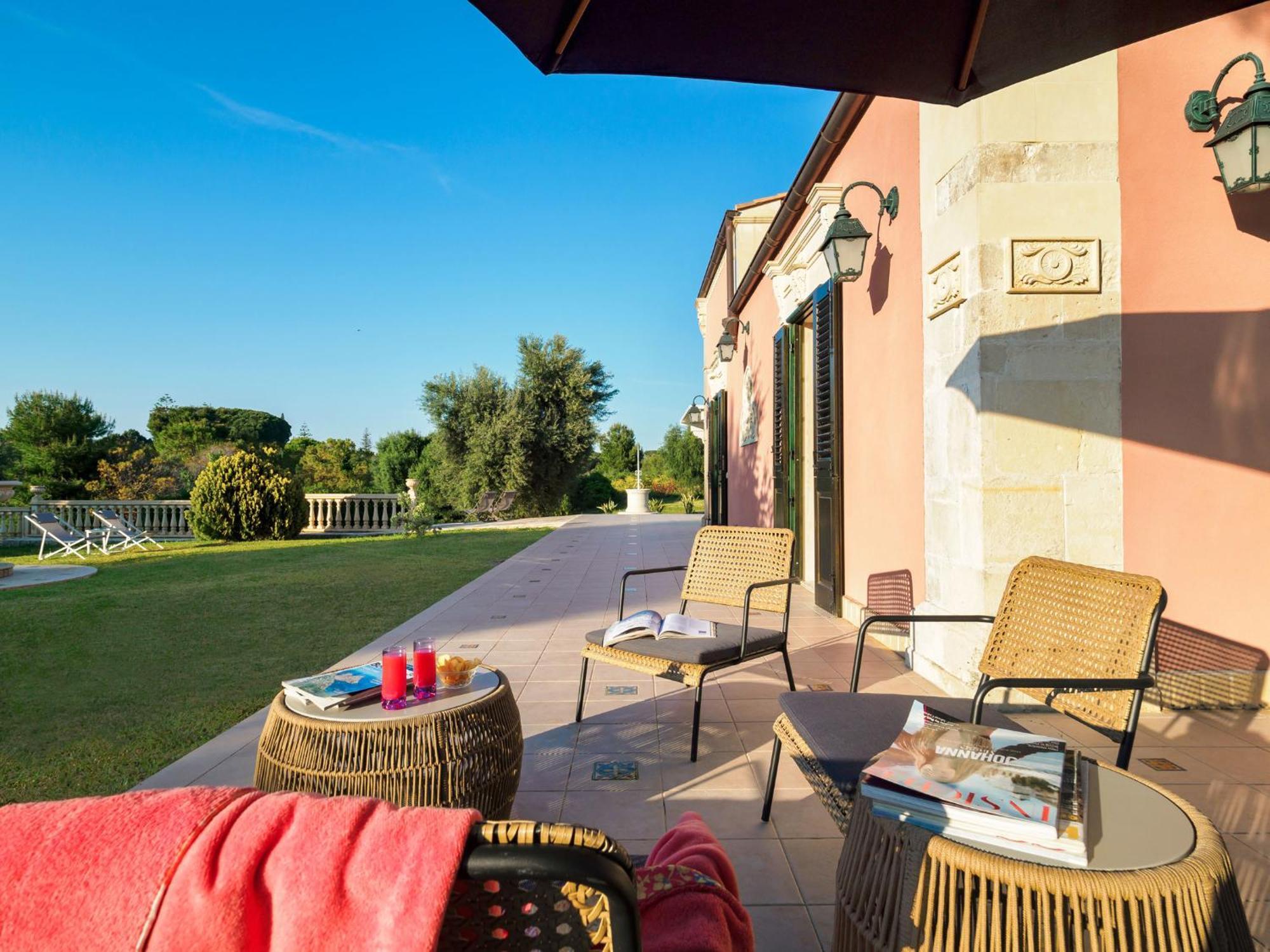 Gira Sole Villa Fontane Bianche Bagian luar foto
