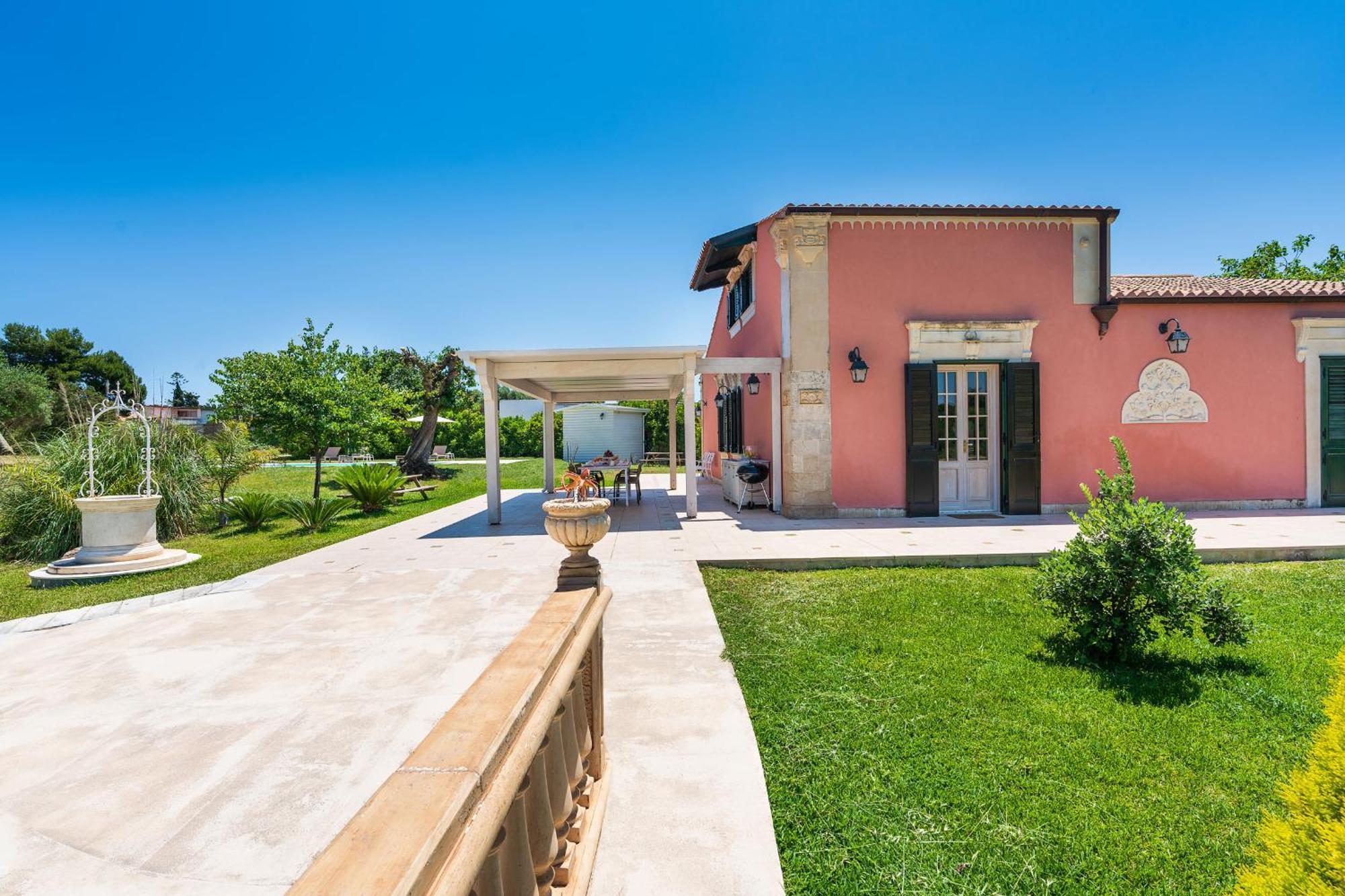 Gira Sole Villa Fontane Bianche Bagian luar foto